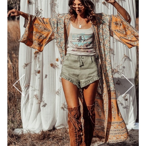 Spell and Gypsy Delirium kimono - Picture 2 of 5